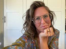 Female entrepreneurs in homeschool community sharing experiences