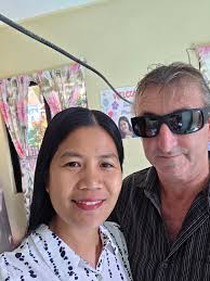 Them: raw ay bana mo, mal am bana mo. Me: 🤣 😂 🤣 😂 At least wara ako  gaproblema kon bala ginaloko ako, kon bala may bugas pa kami nga tirig  angon,