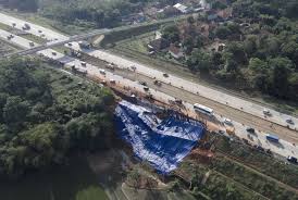 Panjangnya kira kira 20 sampai 30 meter. Perbaikan Ruas Jalan Longsor Tol Cipali Di Km 103 Republika Online