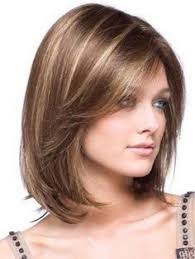 Frisches Kurzes Haar Mit Schichten Und Fransen Genel Short Straight Hair Straight Hairstyles Wig Hairstyles
