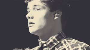 Imagines e preferences, 1d. — Harry: Vocês estavam no sofá assistindo o  filme...