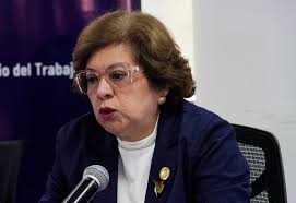 Ministra del Trabajo, Ivonne Núñez, puso su cargo a disposición del  presidente de la República