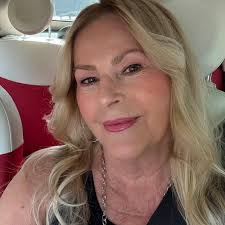 When is the best time to buy plane tickets for December? Today when I was  about to book my flight it was about 780 dollars per person. 😭 (Winnipeg  to Montreal)