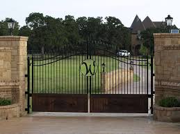 Some characteristics of the gate can be that it should be made up of some strong material so that it can fight against any weather. 25 Simple Gate Design For Small House Updated 2020