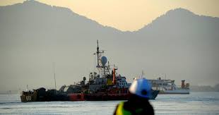 Sailors aboard missing vessel only have 24 hours of oxygen left. Aua06gs7opwkjm