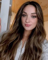 Amber Harrelson's Instagram, Twitter & Facebook