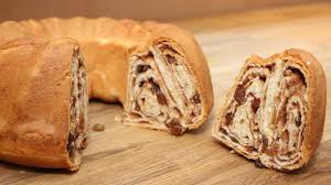 Der Karntner Reindling Ist Ein Traditionelles Ostergeback Obwohl Er Naturlich Nicht Nur Speziell Fur Die Osterfeiertage Ein Gesch Reindling Rezepte Napfkuchen