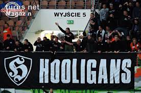 Nowa edycja vlepek gks'u tychy. Foto Mks Zaglebie Lubin Vs Mks Miedz Legnica Bilder Von Fussball In Polen Turus Net Magazin