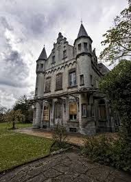 Abandoned Dreamcastle Old Buildings Are The Coolest Pinterest Abandonado Lugares Abandonados Y Casas Abandonadas