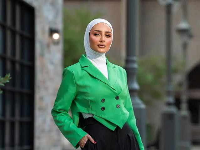 10 إطلالات لمدونات الموضة المحجبات تختصر موضة صيف 2025 | مجلة سيدتي