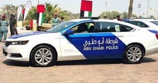 شرطة دبي تفاجئ رجلين وامرأة في وضع صادم داخل شقة سكنية police suv car suv