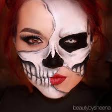 Halloween Makeup Half Face Halloween Makeup Halloween Make Up Halbes Gesicht Ma In 2020 Half Face Halloween Makeup Halloween Makeup Looks Face Painting Halloween