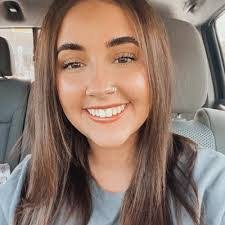 Shannon Mundy's Instagram, Twitter & Facebook