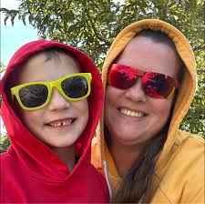 Does anyone recommend a good place to do family pictures in liberty or  kasas city? I'm new to the area and trying to find a good place