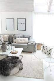 Farbschema Wohnzimmer Weisse Wande Heller Teppich Hellgraues Sofa Teppich Living Room Scandinavian Scandinavian Design Living Room Monochrome Living Room