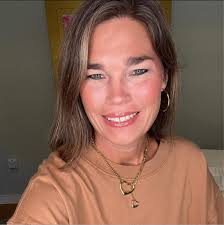 Is anyone interested in learning to play Mahjong????