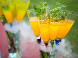 Sirop De Framboises Vodka Au Citron Jus D Oranges Jus De Fruit De La Passion Maracuja Champagne Champagne Citron Dor Champagne Hurricane Glass Glass