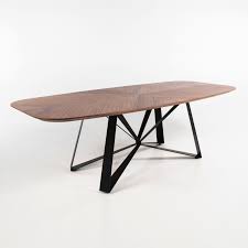 Une table ronde pied central ? Table Pied Central Design En Metal Plateau Tonneau En Noyer Star 4 Pieds Com Table A Manger Noyer Table A Manger Ovale Mobilier De Salle A Manger