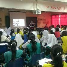 Ia memberikan pendidikan percuma dan berkualiti. Photos At Makmal Bahasa Smk Bandar Tasek Mutiara