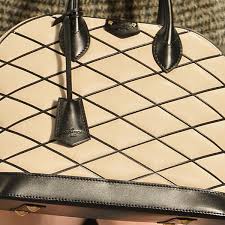 Seine frau klara bringt die kommissare auf eine erste spur. Alma Taschenklassiker Aus Dem Hause Louis Vuitton Bunte De