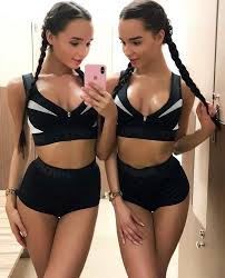 Близняшки из Казани - 35 горячих фото