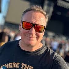 Daniel Corsaro's Instagram, Twitter & Facebook