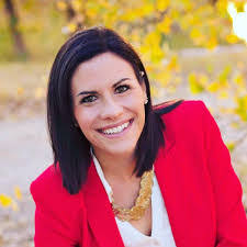 Julie Bowlin's Instagram, Twitter & Facebook