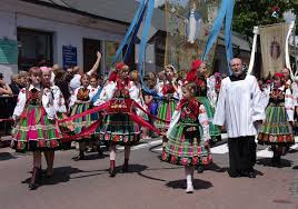 Folk rites and beliefs associated with corpus christi (boże ciało) in poland published on 28 may 2016 3 june 2017 by lamus dworski out of all religious holidays in poland the corpus christi, movable feast that falls in june on 11th day after pentecost (called green week in poland), remains one of the most important and colorful feasts. Corpus Christi Boze Cialo In Pl