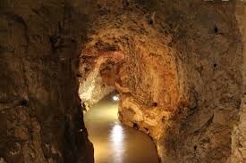 Ik geloof dat mijn stad veel mogelijkheden biedt voor sportliefhebbers, vooral voor degenen die van hardlopen houden. Grotwandeling 2021 Boedapest