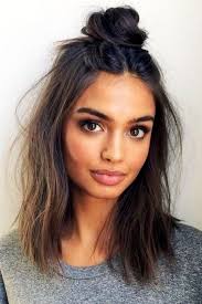 Perfekt geflochten durch den herbst. Haare Flechten Seitlich Am Kopf Anleitung Anleitung Flechten Haare Hairstyles For Medium Length Hair Easy Medium Hair Styles Medium Length Hair Styles