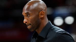— the helicopter carrying the basketball legend kobe bryant on sunday morning circled over a golf mr. Kobe Bryant 41 Skandal Um Fotos Seine Witwe Vanessa Ist Am Boden Zerstort Bunte De