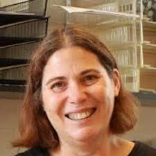 Amy HOLTZWORTH-MUNROE