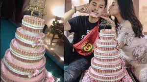 Yuk, simak resep membuat kue. Rayakan Ulang Tahun Pernikahan Rachel Vennya Dapatkan Kue Tingkat Berhiaskan Uang Tribunnews Com Mobile