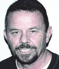 Building barricaded as crack grows