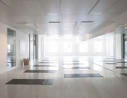 Aunque en las redes sociales y en internet la gente busco mucho el pack de danny alfaro o fotos en los que se pueda ver con poca ropa o en poses sensuales la verdad es que en la actualidad no existe ningún pack de danny alfaro más que aquellas fotos que el artista ha publicado en sus propias redes y que podrían considerarse como sexys. Industry News Hotel Designs