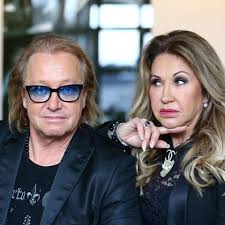 Home breaking news the geissens: Carmen Geiss Fur Dieses Urlaubsfoto Hagelt Es Kritik Gala De