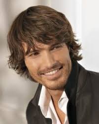 Guys with fine straight hair, who do not like very short haircuts, can follow joel courtney's example. Country Boy