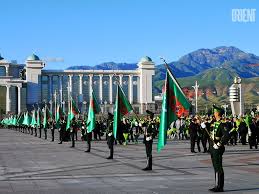 Türkmenistanyň konstitusiýasy) была принята 18 мая 1992 года, поправки вносились в 1995, 1999, 2003, 2006, 2008 и 2016 годах. V Turkmenistane Otprazdnovali Den Konstitucii I Gosudarstvennogo Flaga