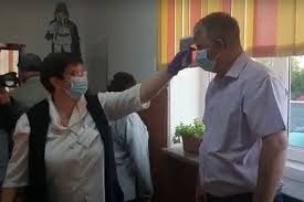 Primăria este situată în centrul oraşului, aproape de staţia de cale ferată (circa 300m), şi dn e85 ( aproximativ 500m). Video Candidatul Pnl La Primaria Buzau A Fost Nevoit Sa Astepte Pentru A Putea Vota Din Cauza Unei Erori A Termometrului Mobile