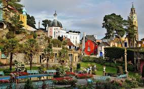 Está volcada inglaterra pero gales se defiende con mucho criterio. Que Ver En Portmeirion Gales Viajar A Inglaterra Y Escocia