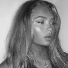 Emma ellingsen age, boyfriend, biography, height, family, facts, photos emma came out as a transgender in front of her family and friends when she was just nine years old. Emma Ellingsen Bio Family Trivia Famous Birthdays