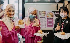 Riezman kemudian berkahwin dengan datuk normaziah sheikh mohamad, di shah alam, selangor pada 15 disember 2016.2. Burgernita Bantu Wanita Jana Pendapatan Pilih Zarina Zainuddin Sebagai Jurucakap Projek Gempak