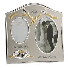 Frasi di auguri per l'anniversario 50 di matrimonio. 50 Anni Di Matrimonio 11 Idee Regalo Per Le Nozze D Oro