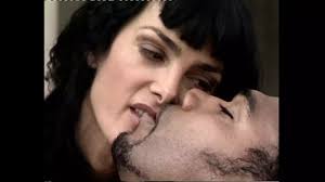 フランコ・ロッカフォルテの大きくて硬い黒人のコックが、ベネレ・ビアンカの熱く濡れたマンコに!