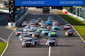 Luca engstler handed penalty after nordschleife race 1. Wtcr Rennen 1 Guerrieri Siegt Fur Honda Fia Wtcr World Touring Car Cup