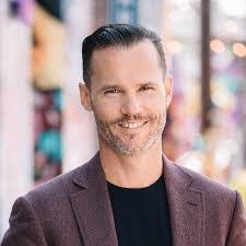 Julian Erickson's Instagram, Twitter & Facebook