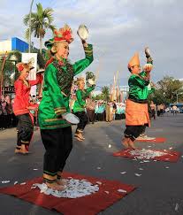 Kuda lumping or kuda kepang, english: Kuda Lumping Indonesian Traditional Dance Full Of Mystical Elements
