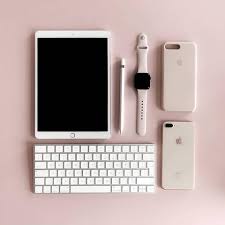 This Iphone 7 Is Just Perfect Isn T It Follow Apple Tests For More Photo By Applesfresh Iphone Glass Apple Phone Case Apple Accessories