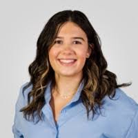 Anna Crone's Instagram, Twitter & Facebook