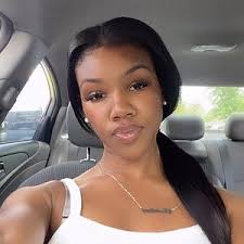 Christina Barbee's Instagram, Twitter & Facebook